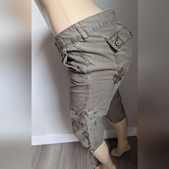 Guess capris - Picture 3 of 9